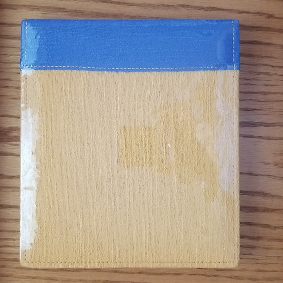 Portafolia 8x8 scrapbook - Picture 2 of 3